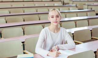 崎岖怎么读（蜿蜒崎岖怎么读）