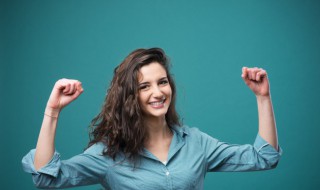 圆领衬衣怎么搭配出正式感 衬衣搭配圆领还是v领好看