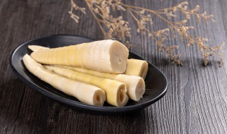 泡干竹笋用小苏打还是用碱呢 泡笋干能加小苏打吗