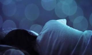 梦见有人敲门然后我惊醒了(梦见有人敲门然后我惊醒了是什么意思呢)