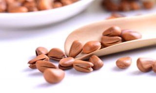 玉米甜豌豆炒松子仁的做法 玉米甜豌豆炒松子仁的做法视频