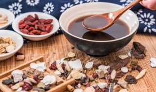 中药弄到衣服上怎么洗掉 中药弄在衣服上面怎么样洗掉