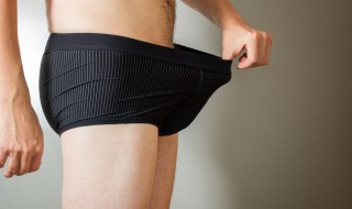 内裤上的黄渍怎么洗掉（女士内裤上的黄渍怎么洗掉）