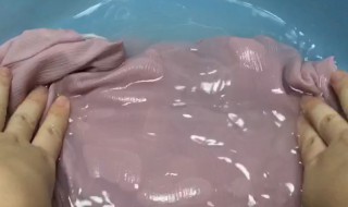 雨衣发霉怎么洗掉霉斑 雨衣的霉斑用什么洗最有效果