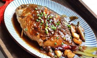 红烧鲳鱼怎么做（红烧鲳鱼怎么做法视频）