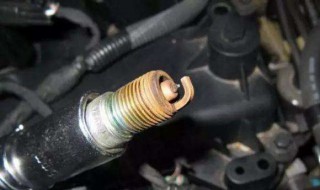 84消毒液清洗火花塞积碳的方法 火花塞孔内积碳要清洗