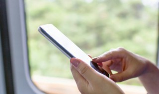 oppo手机进水黑屏按有反应（oppo手机进水屏幕黑了但是有反应怎么了）