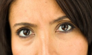 熬夜眼袋该怎么消除 熬夜眼袋该怎么消除简单方法