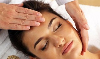 如何给你的脸蛋除皱(脸上用什么方法除皱好)