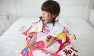 宝宝睡袋用分腿的还是不分腿的（宝宝睡袋用分腿的还是不分腿的好）