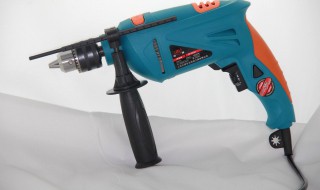 冲击钻如何安装钻头（冲击钻如何安装钻头图解）