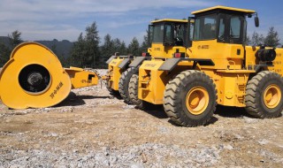 压路机驾驶技巧（压路机驾驶技巧视频）