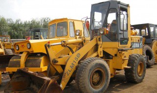 徐州30铲车车身长多少米 徐工30的铲车一铲大概多少方