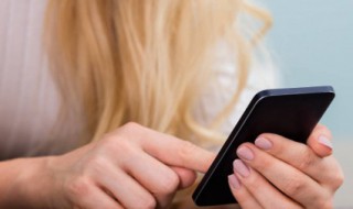 手机掉水里去了开机闪屏 手机掉水里去了开机闪屏怎么办