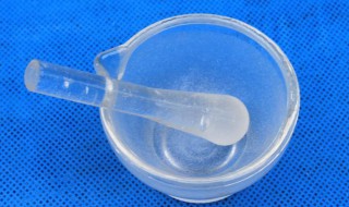 碱面和酒精反应吗（碱和酒精起反应吗）