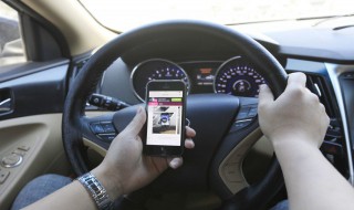 汽车后视镜碎了怎么办 汽车后视镜片碎了怎么办