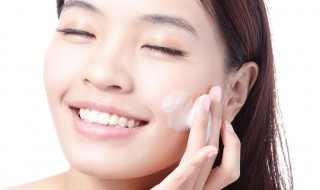 眼膜在护肤的哪个步骤（眼膜应该在护肤哪一步）