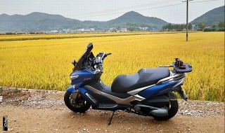 踏板摩托车冒烟得很厉害是怎么回事 踏板摩托车冒烟得很厉害是怎么回事呀