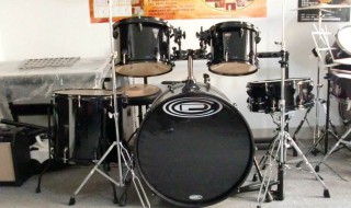 架子鼓三连音打法(架子鼓三连音基本打法)