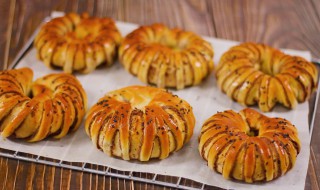 做面包放油多了会出现什么情况 做面包油放多了会影响发面吗