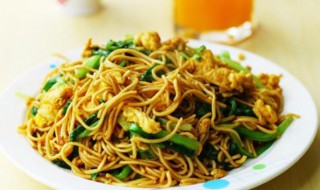 鸡蛋炒面的家常做法步骤（鸡蛋炒面的家常做法步骤视频）