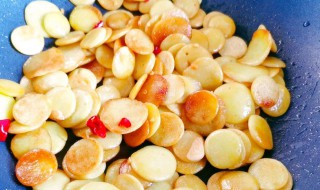 蒜炒豆饼步骤 蒜苗炒豆饼的家常做法