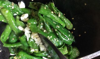 蒸青椒步骤 青辣椒在锅里蒸蒸