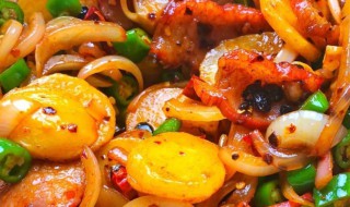 怎么做干锅回肠（鱼肠干锅做法）