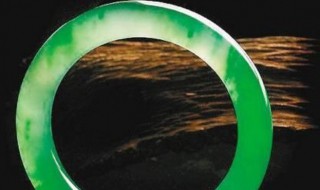 翡翠的辨别和等级的划分（翡翠的分类和等级划分）