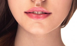 怎样保护嘴唇 怎样保护嘴唇不起皮