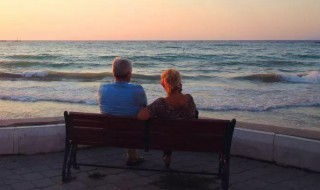 情侣跨年网红句子（情侣跨年网红句子说说）