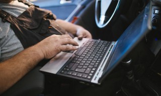 win7电脑夜间模式设置方法(windows7怎么设置夜间模式)