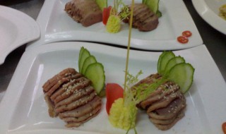 冷菜怎么做不会变色(做凉菜怎么不变颜色)