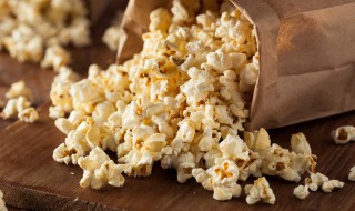 爆米花怎么做的最好吃（爆米花怎么做的最好吃焦糖味）