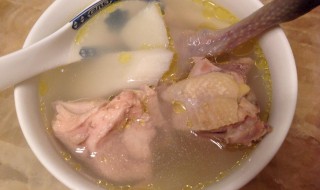 山药炖鸡汤的功效与作用（山药炖鸡汤的功效与作用及禁忌）