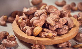 腰果放时间长了会有毒吗(腰果放时间长了会有毒吗能吃吗)