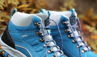 高帮旅游鞋系鞋带的方法步骤（高帮旅游鞋怎么系鞋带）