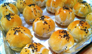 肉松蛋黄酥的做法 肉松蛋黄酥的做法大全