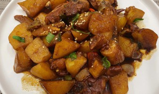 土豆小鸡腿如何做(土豆小鸡腿如何做好吃)