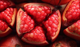 怎么挑石榴好吃（怎么挑石榴好吃又甜）