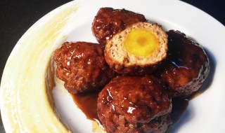 如何做咸蛋黄狮子头（如何做咸蛋黄狮子头视频）