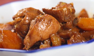 啤酒三黄鸡制作方法（黄酒三黄鸡的做法视频）