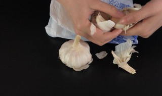 有几种快速剥大蒜头的方法（怎样快速剥大蒜头）