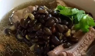 黑豆莲藕猪骨汤 黑豆莲藕猪骨汤的做法