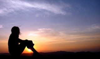 中午发朋友圈的句子 中午发朋友圈的句子简单