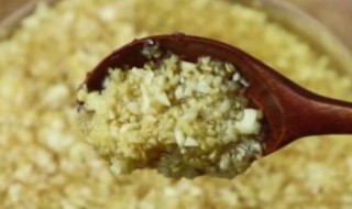 凉拌菜里的大蒜怎么弄（凉拌菜用的大蒜水怎么做）