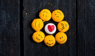 现实致自己搞笑说说 搞笑很现实的句子说说心情