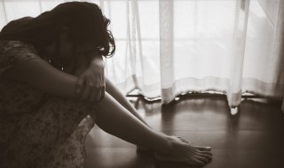 一个人的夜里的说说(一个人在夜里的说说)