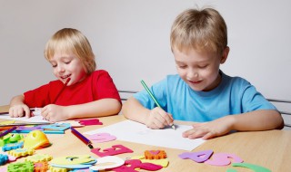 4岁小孩怎么教育（4岁小孩怎么教育怎么沟通?）