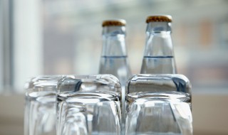 玻璃杯盖吸住了如何能拧开 玻璃杯盖吸住了如何能拧开盖子